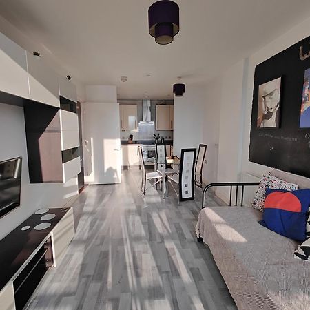 Giogio - Comfortable Stratford Flat With Stunning Views Apartment London Ngoại thất bức ảnh