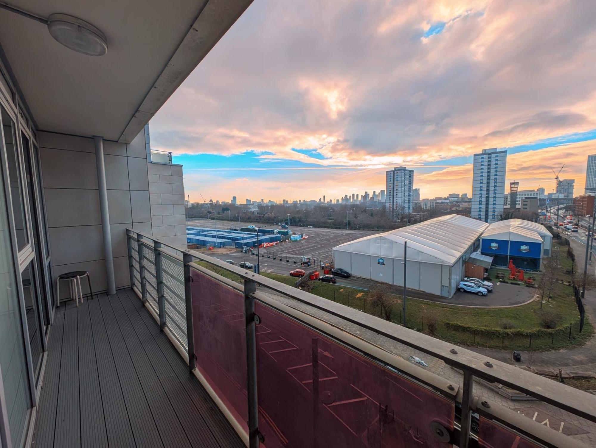 Giogio - Comfortable Stratford Flat With Stunning Views Apartment London Ngoại thất bức ảnh